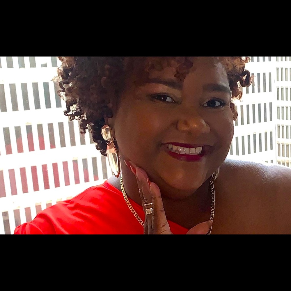 Meet your Posher, Lottie